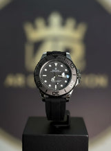 Black dial diver style luxury watch for men